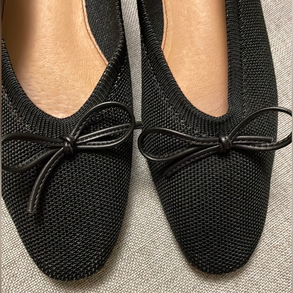 ANTHROPOLOGIE black Matiko ballet flats.  Size 38.